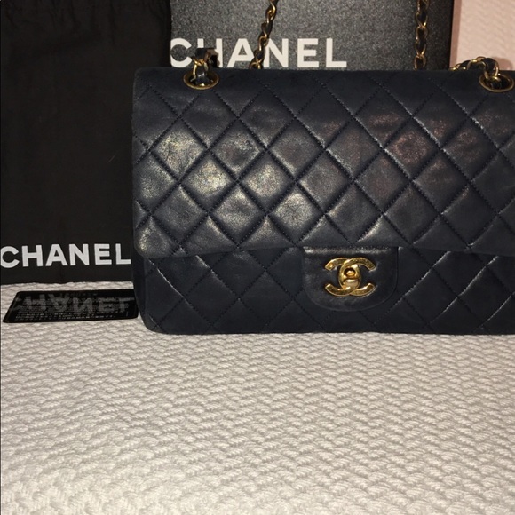 Chanel double flap navy lambskin bag - Picture 2 of 8